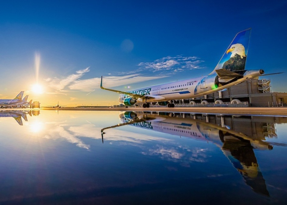 DENAirport's tweet image. Want to fly like an eagle to a fun getaway? You're in luck! @FlyFrontier has resumed service to Tucson and Reno-Tahoe airports.

🎰 Place your bets in Reno
🌅 Explore the beauty of Lake Tahoe
🏜️ Soak up the sun in Tucson

Book your vacay now: flyfrontier.com
#FlyDEN