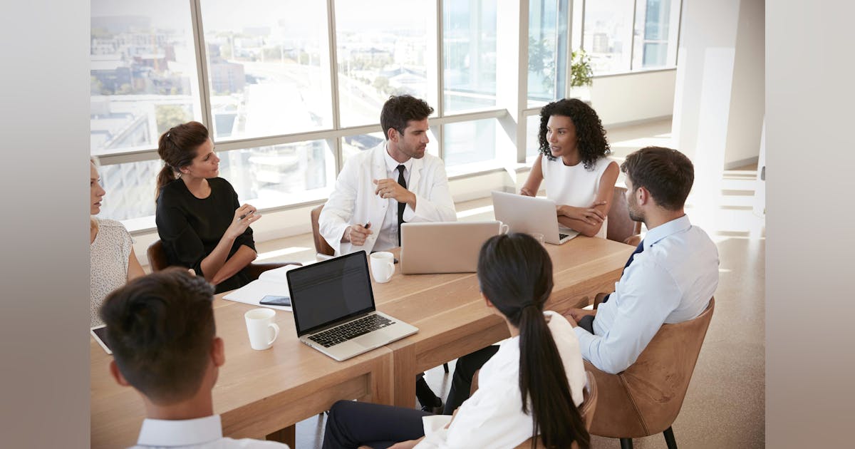 Insightful read: Three medical group managers discuss challenges with commercial-based contracts and lack of standardization in quality measures. hubs.ly/Q038sc1B0 #payers #commercial #government #valuebasedcare