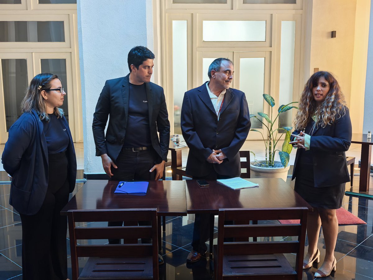 LidiaHid's tweet photo. @ETECSA_Cuba firma contrato con @ofafacilitacion expandiendo las opciones de Venta de #CubacelTur, siendo oficialmente el primer distribuidor nacional, que nos permite aumentar las exportaciones y llegarle a más turistas. 
#EtecsaConCuba https://t.co/kup5tFBKtT