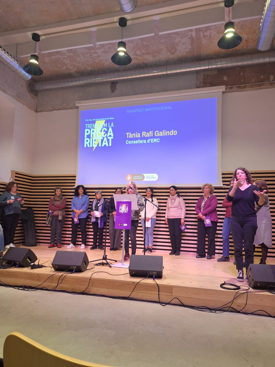 ♀️Avui som a l’acte institucional de <a href="/Bcn_Eixample/">BcnEixample</a> pel #8M per reafirmar el compromís amb els drets de les dones. 

Trenquem amb la precarietat i construïm una societat feminista ✊🏾