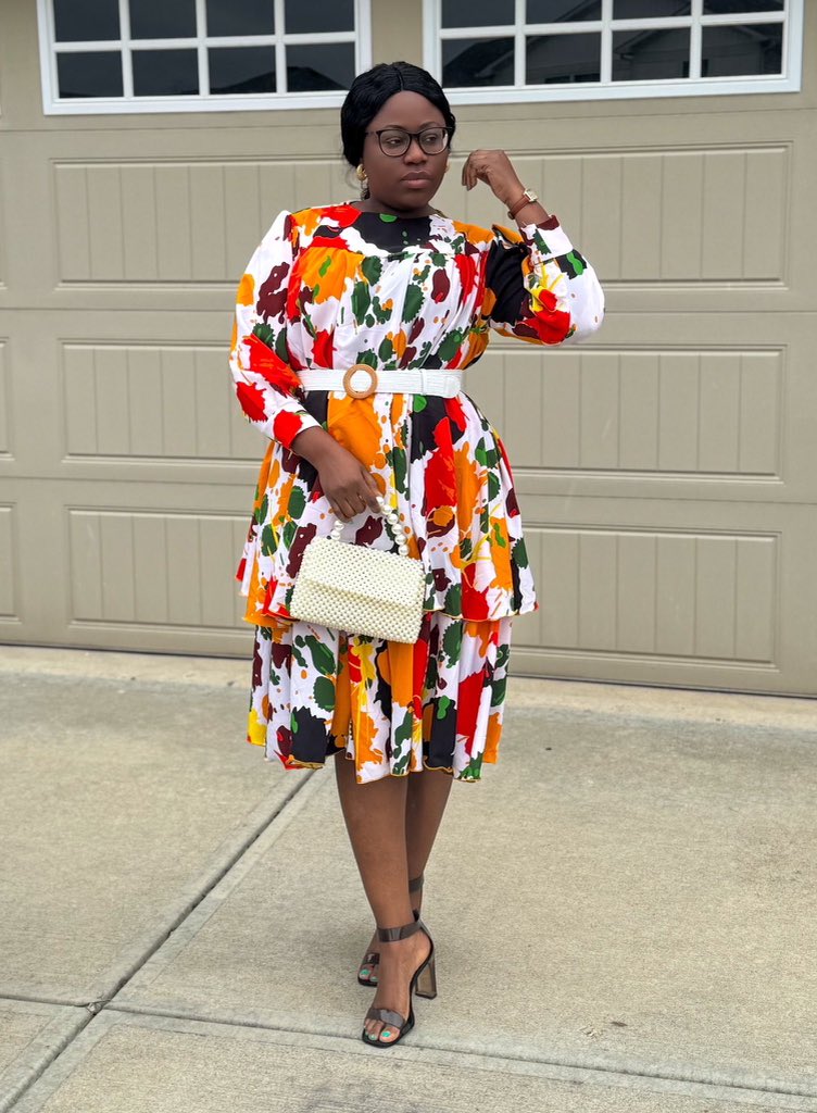 PrechgoldCrafts's tweet image. Shinning the spotlight on our bestselling Bag and how it’s was styled by our amazing March Queen @FavorGrace90 

3rd frame: Review from a returning customer 🤩🤩