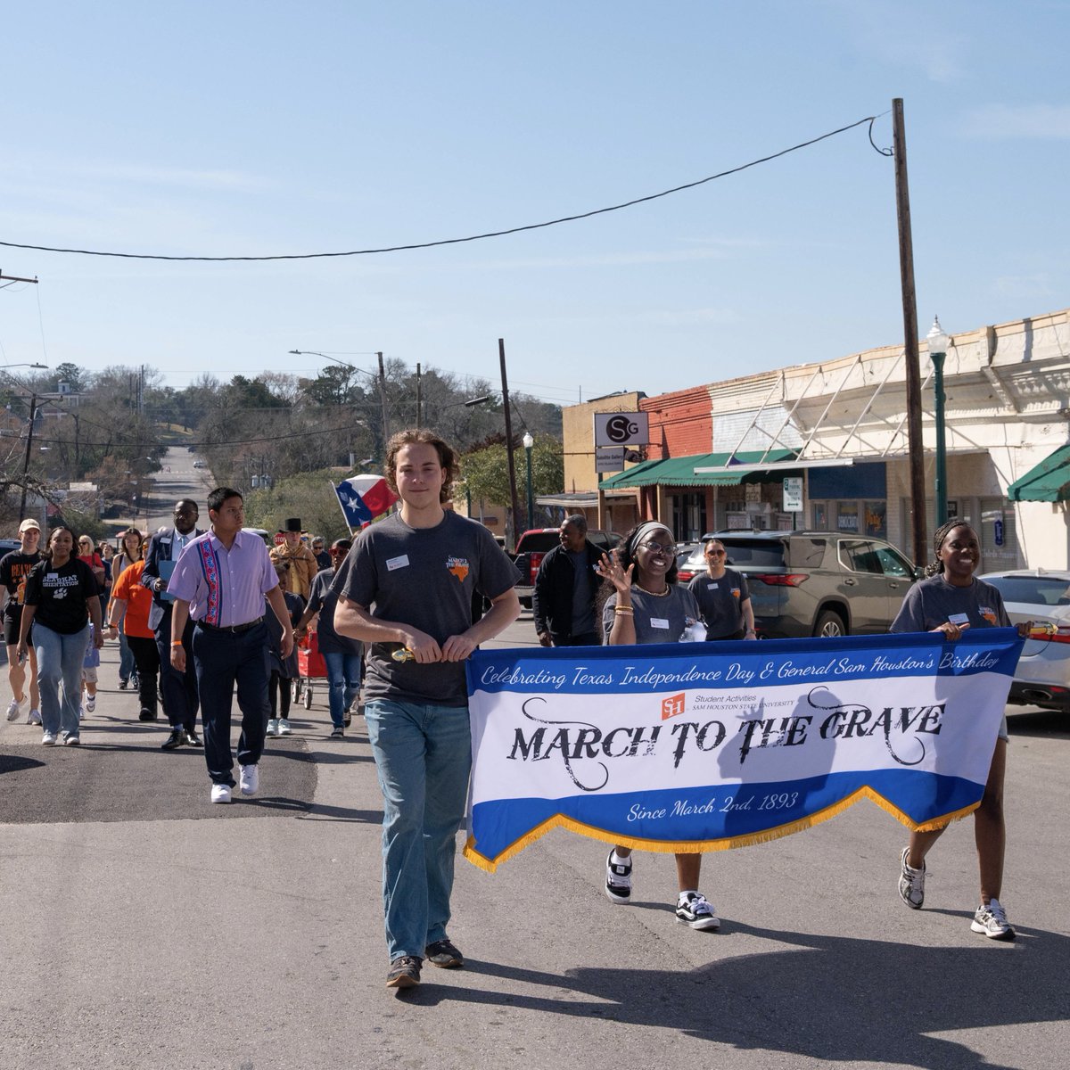SamHoustonState's tweet photo. #FlashBackFriday to March to the Grave and shoutout to everyone who participated in honoring Sam Houston’s legacy! 👏

#SHSUTraditions | #SamHoustonState https://t.co/xVlAlAsRrQ