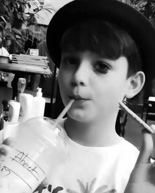 Çocuklar uyurken susulur,ölürken değil…