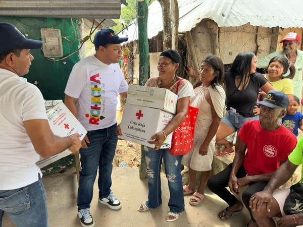 LaGuajiraUX's tweet photo. Ayudas humanitarias para comunidades víctimas de desplazamiento de la zona rural de Riohacha https://t.co/fVi7oZtRsu 
#LaGuajira @GenaroRedondoC @AlcaldiaRcha @LaGuajiraUX https://t.co/djt6HO3GC3