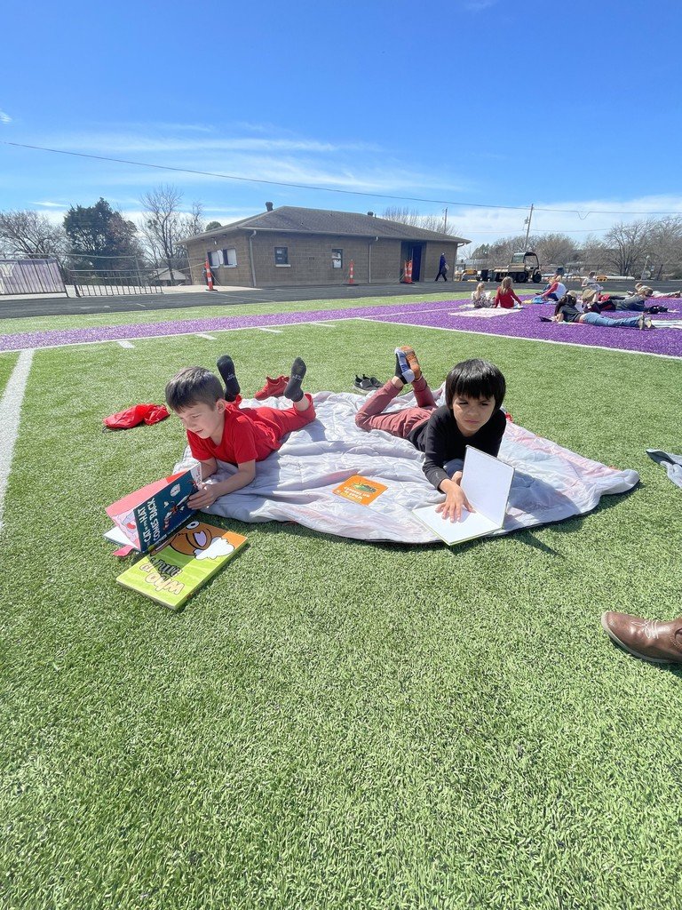 OzarkPrimary's tweet photo. More Read Across America pictures! https://t.co/rdH4xpr9Er