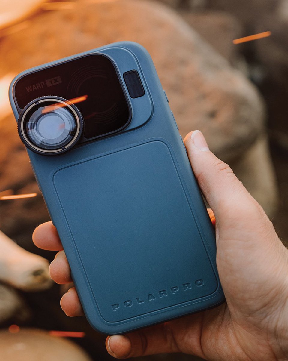 The Warp 1X Lens adds a subtle halo around your subject, drawing focus while keeping that natural, wide perspective. It smooths highlights &amp; enhances warm tones — perfect for dreamy surf sessions &amp; glowing sunset frames. Mounted on the all-new LiteChaser 16 Slim Case.