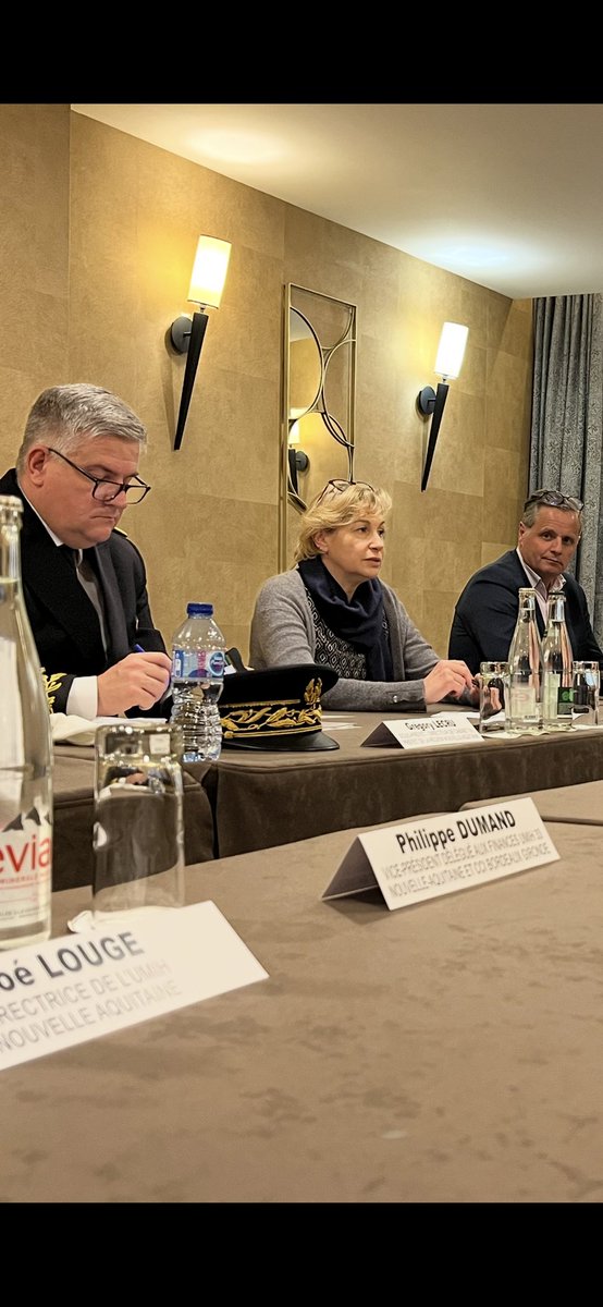 🙍‍♀️🙎‍♂️
#8mars #ToutesEtTousEgaux 
Au titre de Secrétaire Générale de l’OTCBM #Bordeaux, je participai ce soir à la visite de ⁦<a href="/n_delattre/">Nathalie Delattre</a>⁩ Ministre Déléguée chargée du Tourisme. Les femmes représentent 80% des employés de l’hôtellerie mais occupent 30% des postes de direction