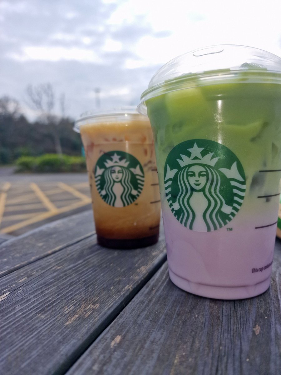 Tally_G's tweet photo. @JonnyCave @StarbucksUK Loveleh colour mind https://t.co/7CYvojRIMF