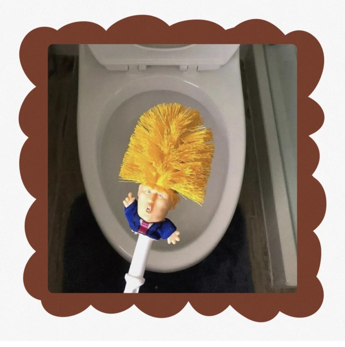CoachingWolves's tweet image. Hey look what you can buy on Amazon now. A Donald Trump toilet brush. You can actually stick his head down the toilet 😂
#DonaldTrump 
#DonaldTrumpFAILEDAmerica