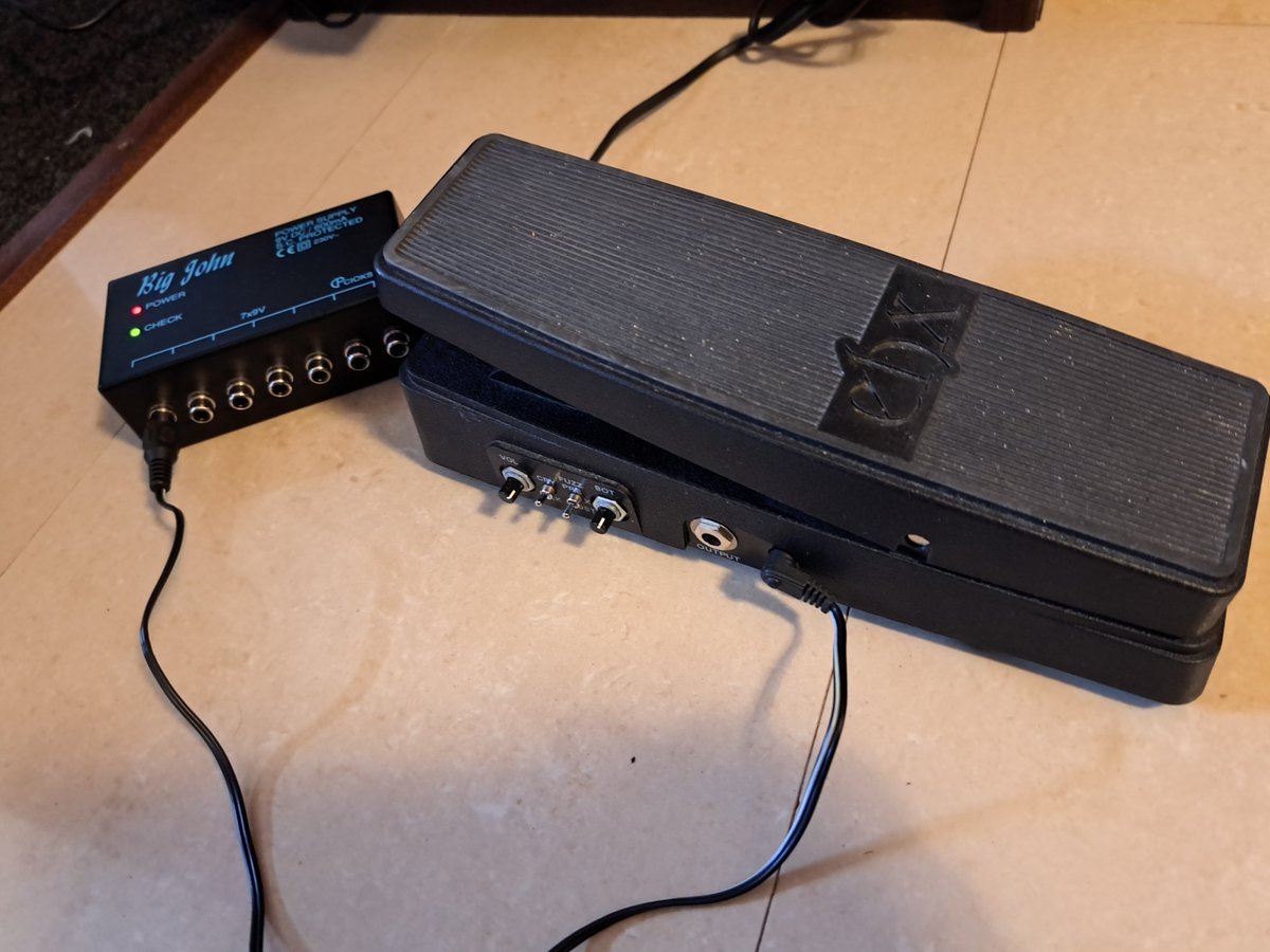 CaravanFlying's tweet photo. Jueves de grabación de guías de guitarra para nuevos temas
Thursday recording guitar guides for new songs #theflyingcaravan #progressiverock #classicrock https://t.co/SMIahVD0wo