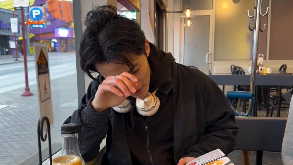 8LEEMARK's tweet photo. 눈빛은 예전부터 캐나다 씹어먹엇고..
외모는 한결같이 ㅈㄴ미남. https://t.co/PUDv7aWL4n