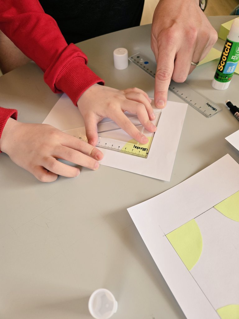ChristelleLerda's tweet image. Plan Maths - La géométrie dans tous ses états :  Reproduction de figures 🟨 / Geoplans 🔺️ / Symétrie 🦋 / Solides 🎲
#geometrie #planmaths #ecole #formation 
@AcademieNice @DavidCHD2 @lucas_nadege @circodecogolin