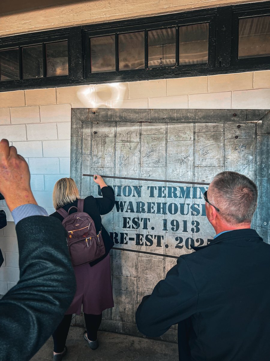 LiftJax's tweet image. Such great energy OutEast yesterday at the opening of the Union Terminal Warehouse! In a location right at the edge with Downtown and a building so historically significant to the neighborhood and the city, it’s great to see a mixed-use concept bringing people from all walks of…