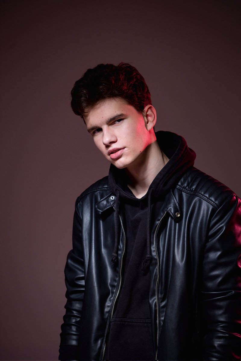 leathercz22's tweet photo. Feel free to retweet, but don't repost from your account. Photos are purchased and copyrighted. Thanks for understanding π
#maninleather #maninleatherjacket #leather #leatherman #leatherguy #leatherjacket #guyinleather #guyinleatherjacket https://t.co/OuDrlEd3BH