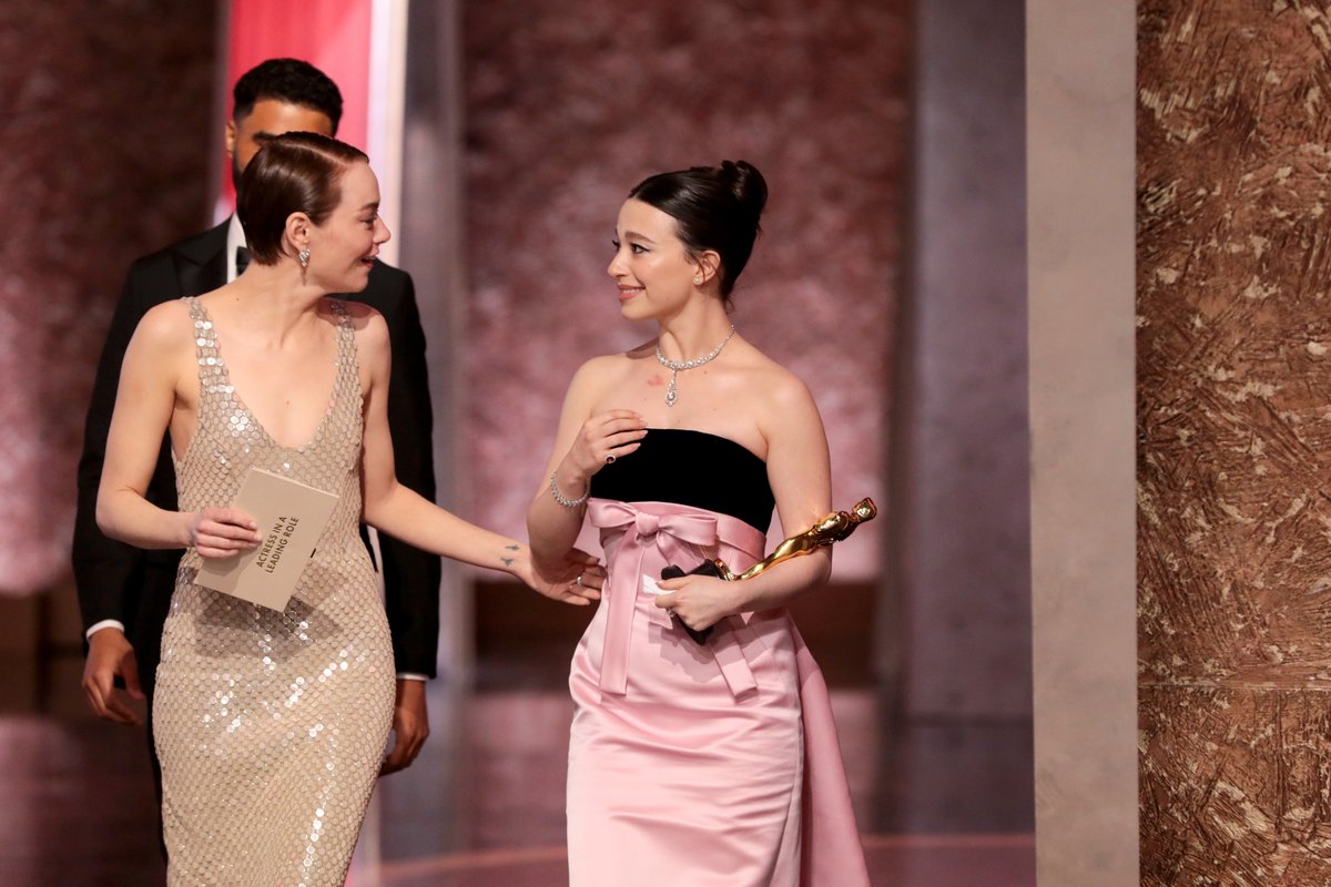 The torch has been passed! Two-time Best Actress winner Emma Stone (LA LA LAND, POOR THINGS) and newly crowned Best Actress Mikey Madison (ANORA) at the 97th Oscars.

Photo Credit: Al Seib/The Academy