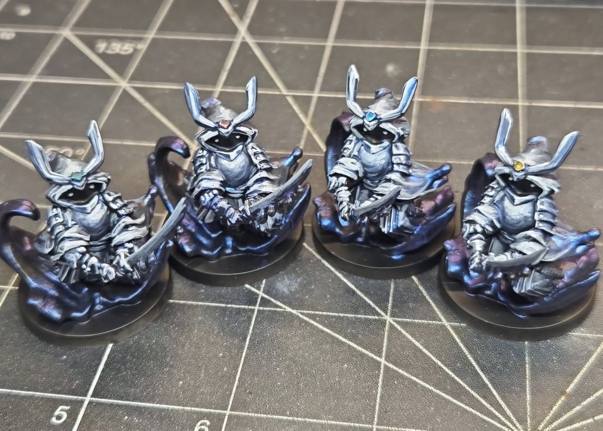 Check out these awesome Liquid Samurai that Vanessa Miniatures painted up recently! 😍 Fantastic job!

linktr.ee/vanessa_miniat…

#shovelknightdungeonduels #shovelknight #miniatures #paintedminiatures
