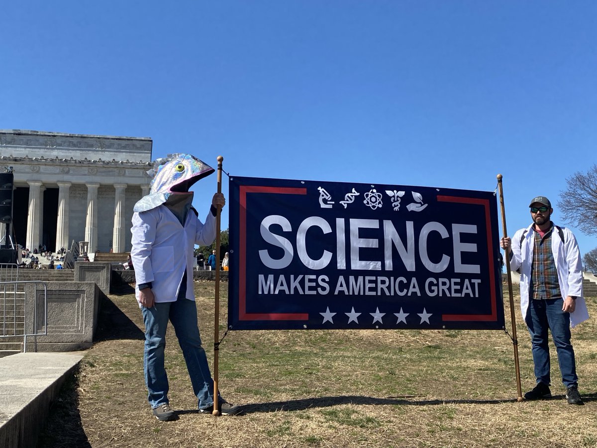 ASH_hematology's tweet photo. Because 👏 science 👏saves 👏 lives👏 

So amazing to see the community come together today! ASH is here to protect science and push for the research funding that leads to breakthroughs. 💪🩸 https://t.co/prUUZQykMQ