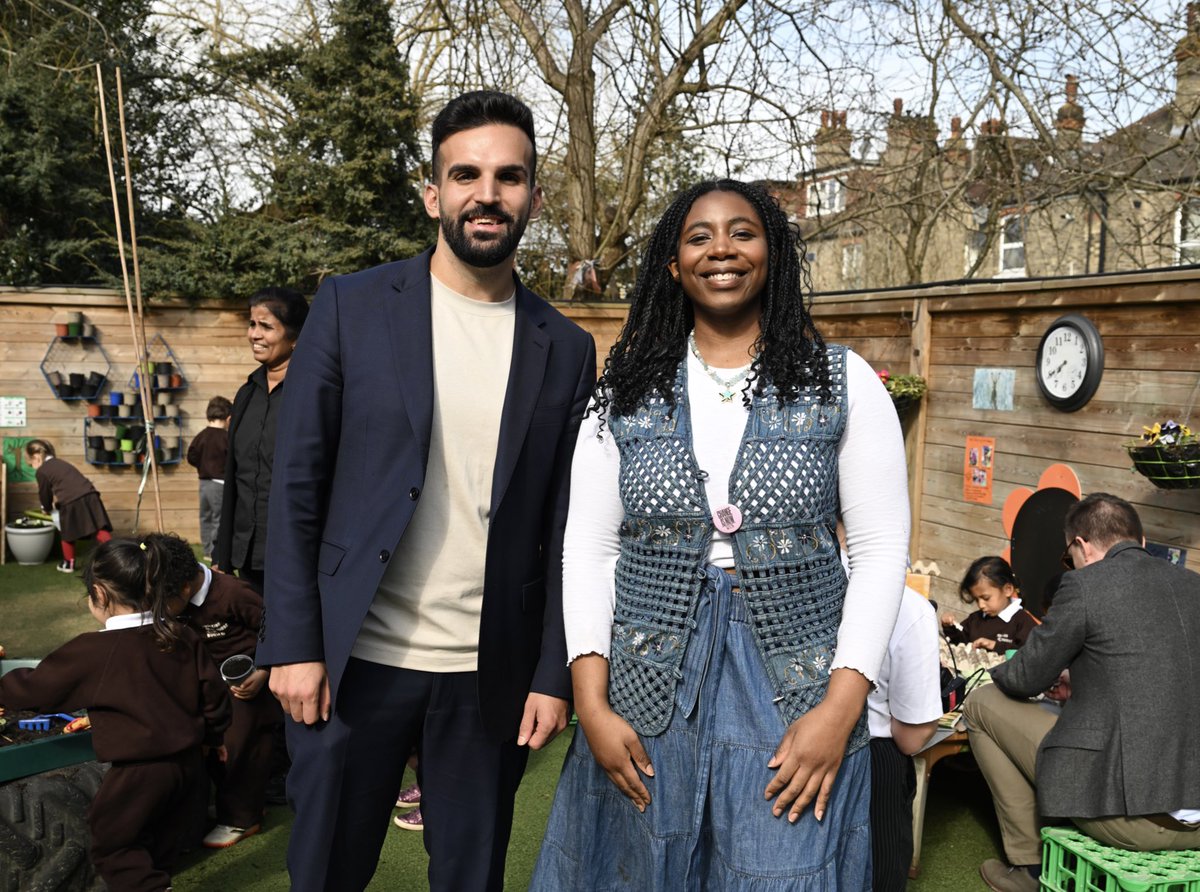 Mete Coban MBE (@metecoban92) on Twitter photo Brilliant to be in Barnet today with <a href="/SadiqKhan/">Sadiq Khan</a>, @SarahSackman, <a href="/SebDance/">Seb Dance</a>, <a href="/EllaRobertaFdn/">Rosamund Adoo-KD CBE FBSA</a>, <a href="/anne_clarke/">Cllr Anne Clarke AM</a>, @DomiPalmer, and <a href="/BarryJohnRawlin/">Barry John Rawlings</a> to mark 1 year of ULEZ expansion.
We owe it to future generations to tackle toxic air pollution and clean our air βπΌβπΎ Brilliant to be in Barnet today with <a href="/SadiqKhan/">Sadiq Khan</a>, @SarahSackman, <a href="/SebDance/">Seb Dance</a>, <a href="/EllaRobertaFdn/">Rosamund Adoo-KD CBE FBSA</a>, <a href="/anne_clarke/">Cllr Anne Clarke AM</a>, @DomiPalmer, and <a href="/BarryJohnRawlin/">Barry John Rawlings</a> to mark 1 year of ULEZ expansion.
We owe it to future generations to tackle toxic air pollution and clean our air βπΌβπΎ