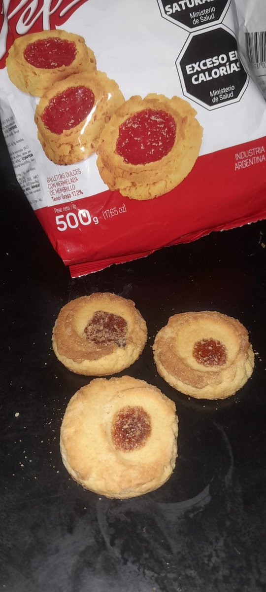 Gabriel_Tetsu's tweet photo. Me parece una falta de respeto que las galletitas trío vengan asi https://t.co/v3y1yqjzgj