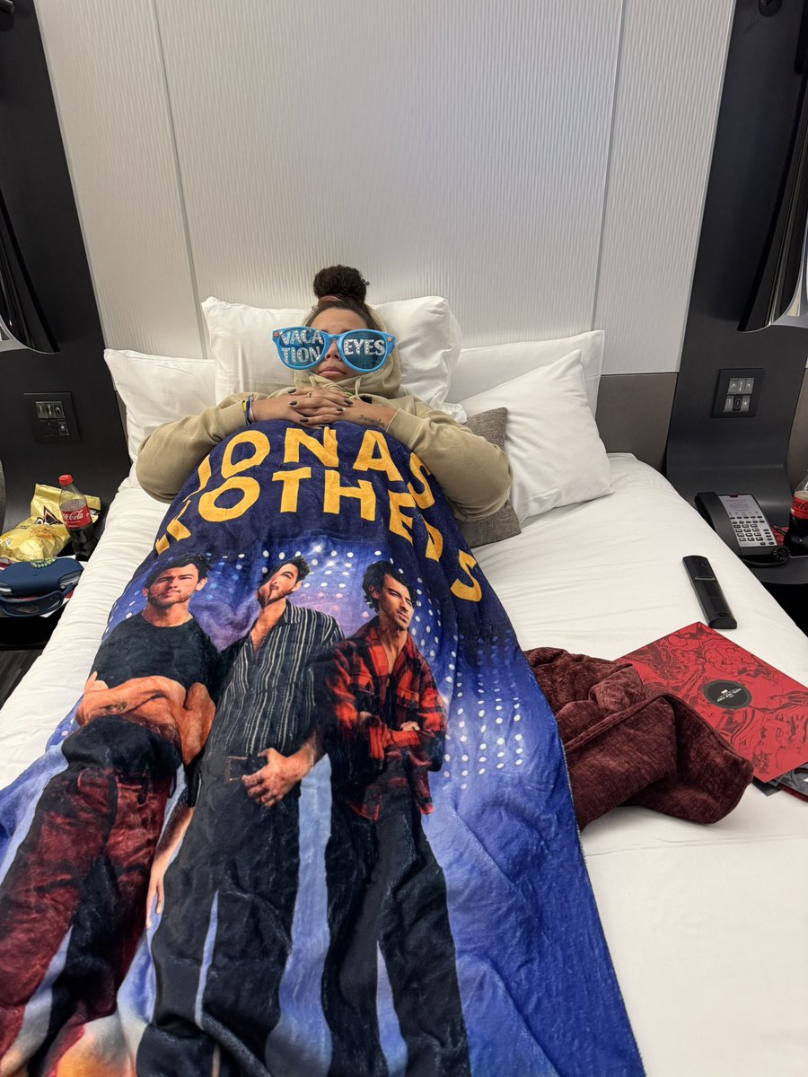 BaileyRae tweet media