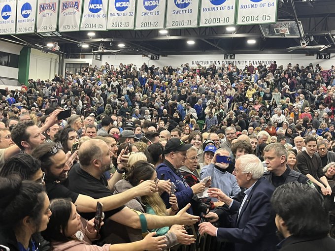 Watch Bernie Sanders's leaked NSFW photo on TwXstars