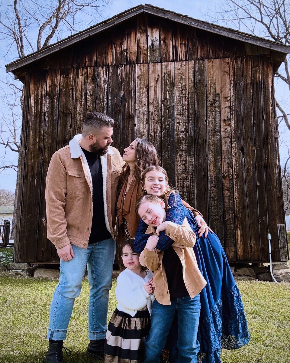 nathanironside's tweet photo. Sons and daughters…

Lately, I’ve been so impacted by the depth of our Heavenly Father’s love for us, His children. Maybe it’s the season of leaning deeper into fatherhood, or maybe it’s just God’s perfect timing and work in me. All I know is that I’m grateful—grateful that we get to live as God’s kids. 

“We love because He first loved us.” —1 John 4:19 🙏❤️‍🔥👑

#Family #FathersLove #GodsChildren #thankful #KingdomFamily