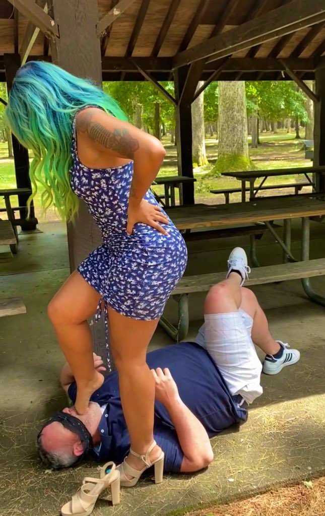 goddessnixie's tweet photo. Summers coming.. who's ready for these kinda photos again 🥰 https://t.co/Yy59iyDUVN