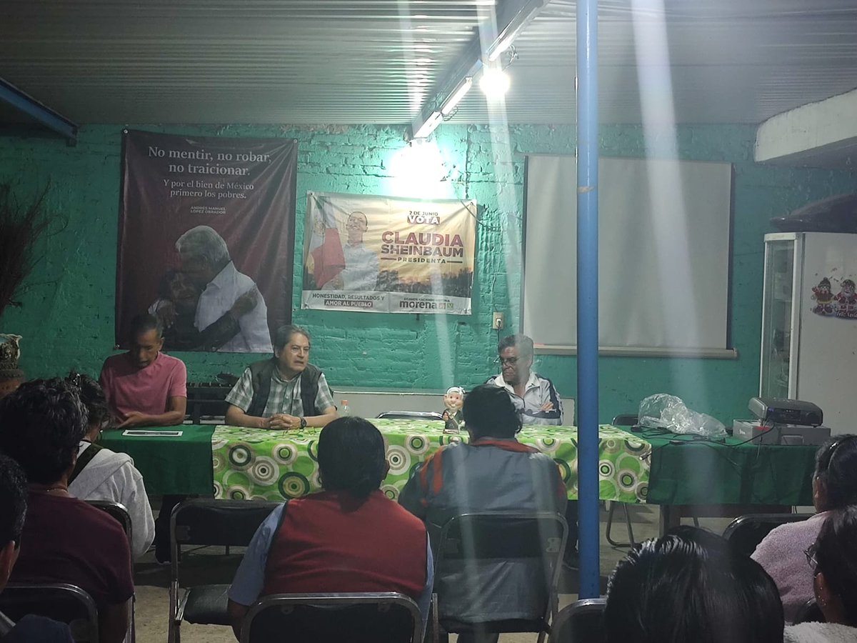 benitocuautle's tweet photo. Agrupación Cholulteca Amplia grupo ACHA como cada viernes nos reunimos  simpatizantes de  morena lideres y dirigentes de las 13 juntas y de los 10 barrios de #SanPedroCholula ciudadanos libres de pensamientos afines de la izquierda social 
🔺Les compartimos unas fotos https://t.co/HEnbSd24C0