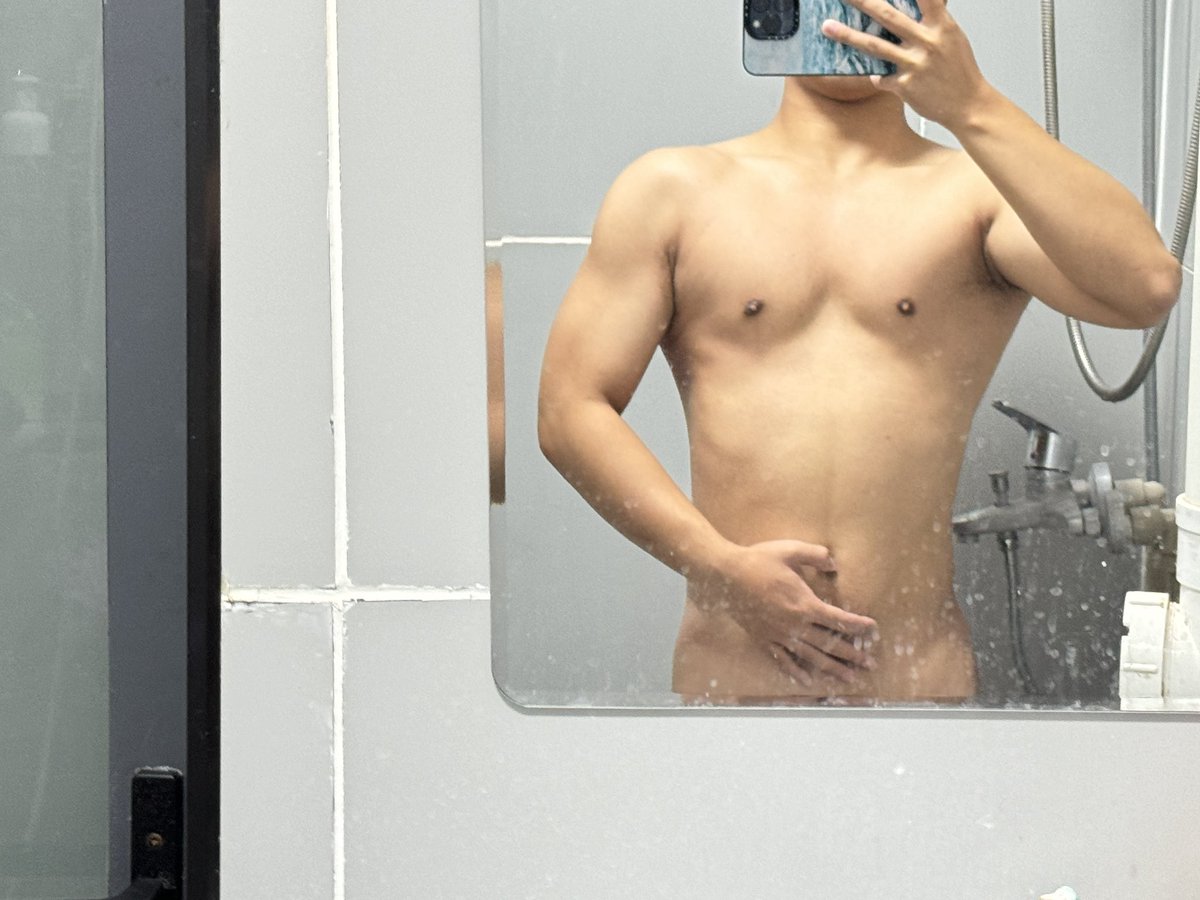 ailwyn7's tweet photo. after gym https://t.co/UGAx1Ot9Qr