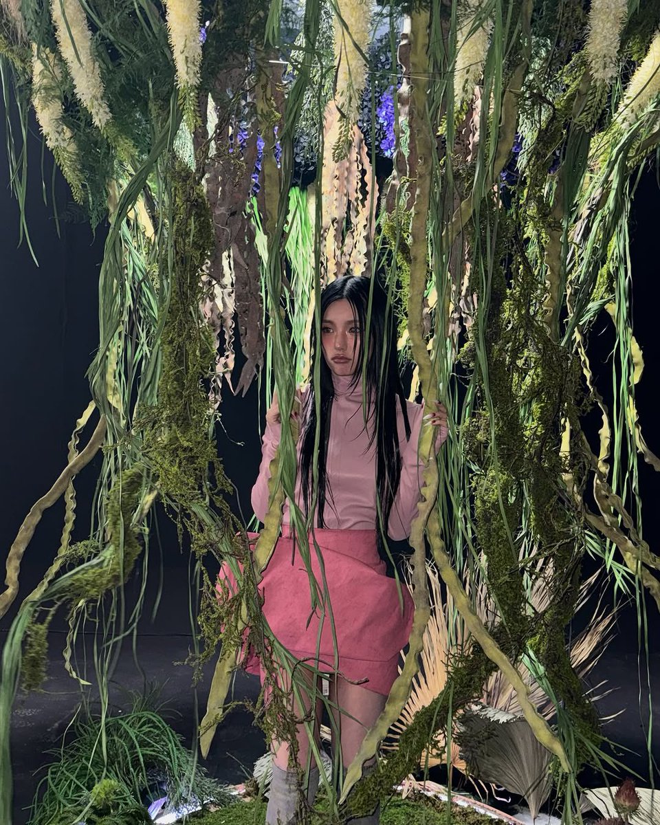 #YEJI yezyizhere instagram update