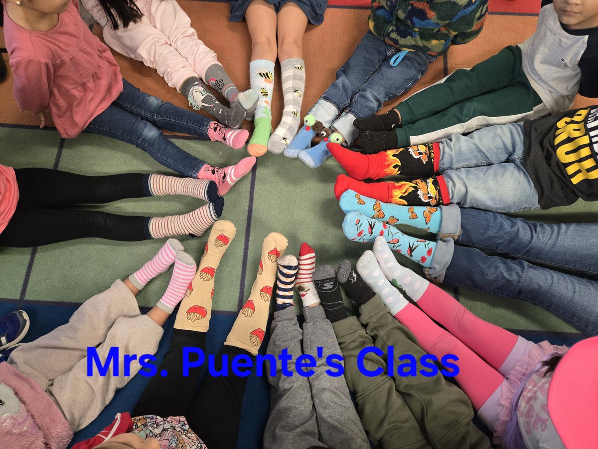 Puenteg1's tweet photo. Pre-k is always fun. #ReadAcrossAmericaWeek 
#FisherES @prekpasadena https://t.co/ebMec8L7W0