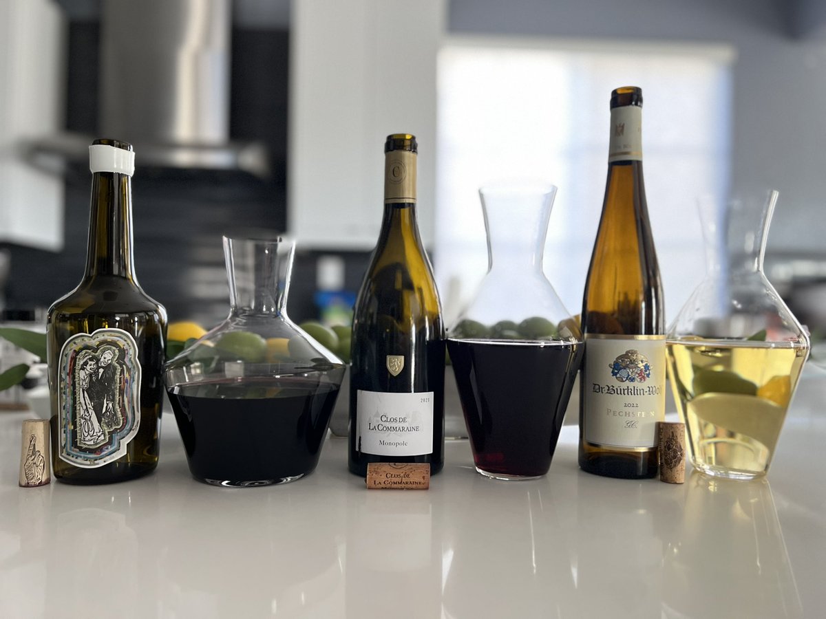 Three amazing countries represented here... waiting for friends to come over.
Grenache, Pinot, Riesling 💪