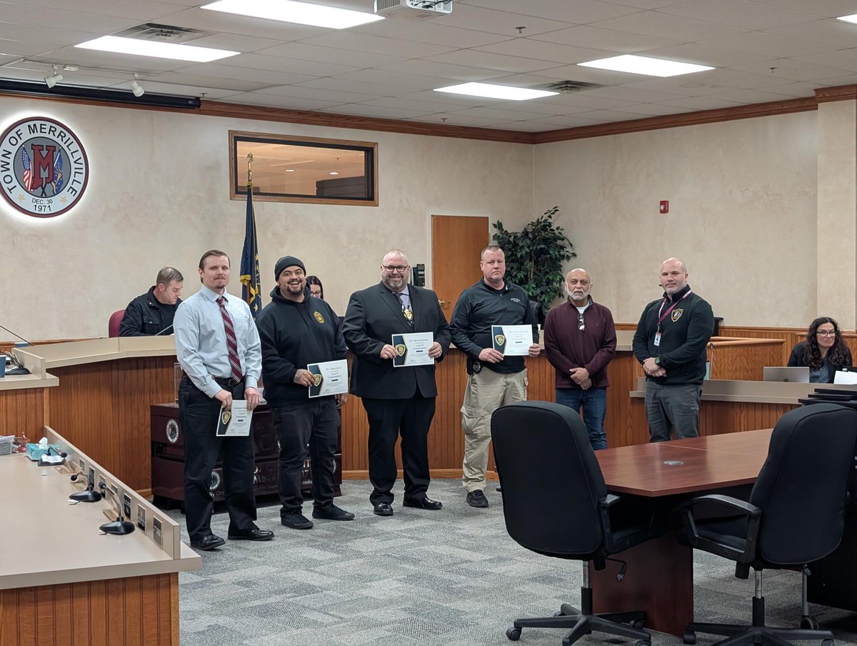 MerrillvillePD's tweet image. Today during the police commission meeting, we gave out numerous commendations to our officers. The commendations recognize the hard work and bravery our officers exemplify each and every day. #merrillvillepd #merrillville #commendations #bravery #hardwork