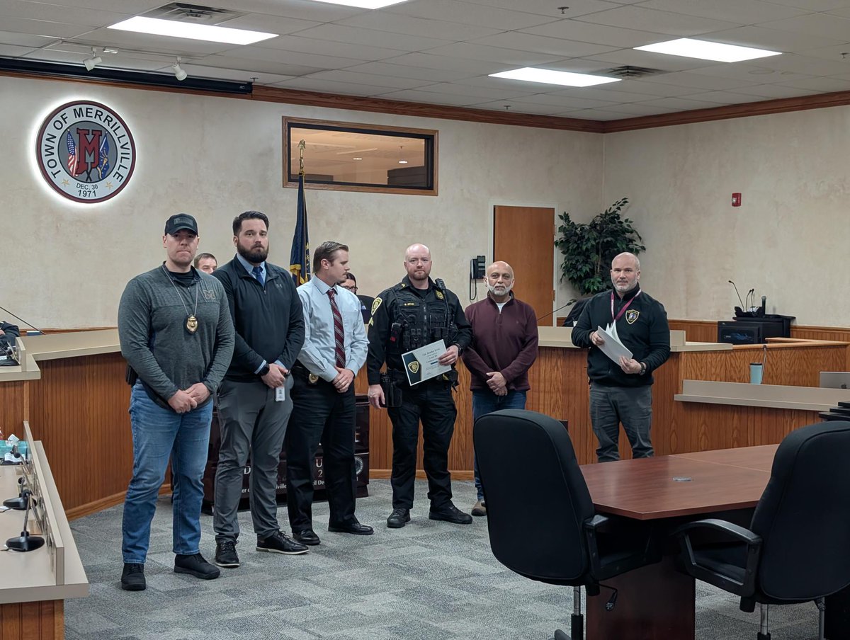 MerrillvillePD's tweet image. Today during the police commission meeting, we gave out numerous commendations to our officers. The commendations recognize the hard work and bravery our officers exemplify each and every day. #merrillvillepd #merrillville #commendations #bravery #hardwork