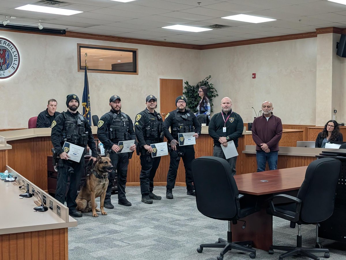 MerrillvillePD's tweet image. Today during the police commission meeting, we gave out numerous commendations to our officers. The commendations recognize the hard work and bravery our officers exemplify each and every day. #merrillvillepd #merrillville #commendations #bravery #hardwork