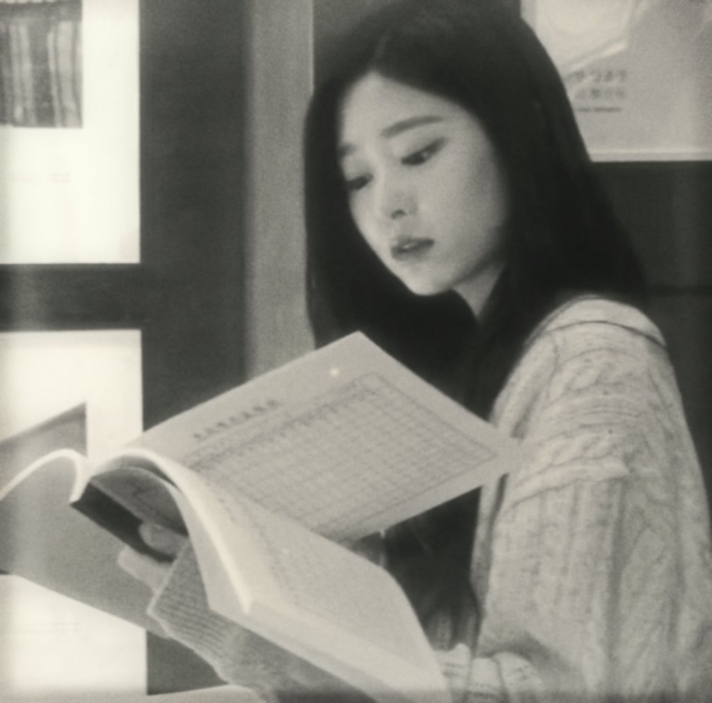 rayuansima's tweet photo. @TamagoPost ㅤ

️️ ️️️️️️
Pitaloka Citradipa, 1998.
Hari ini sedang sibuk membuat jadwal dan mencatat untuk keperluan mengajar. Pagi ini kesibuk kalian apa?

️️ ️️️️️️
ㅤ https://t.co/f44nEvD24p