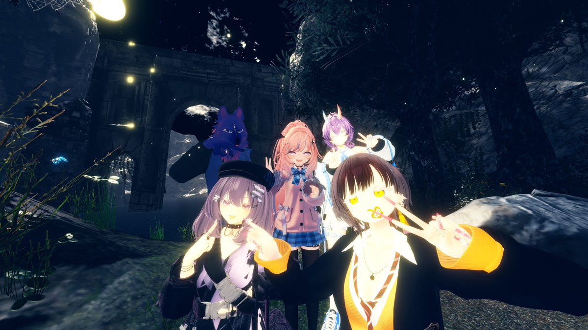 chocochoco0708's tweet photo. 列車のドアが開いてて、そこから外を見るの良かった♡

私は落ちないように立ってたのに、落ちて戻れなくなってるアルさんは面白かったwww

その後、制服改変をどーる達に見せに行った！！

 #Last Departure
 #Faltering Journey
 #VRchat https://t.co/5RxEXaGHre