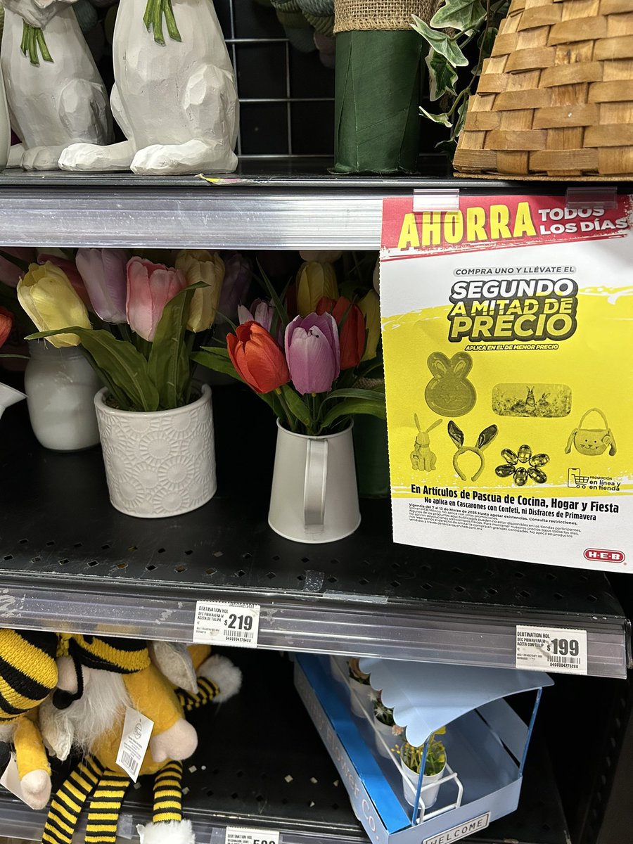 ¿ que paso <a href="/HEB_mexico/">H-E-B México</a>  con su publicidad engañosa ? Resulta que no aplican las flores por qué no son de pascua, si no de primavera, ¿entonces por qué las tienen ahí ? <a href="/Profeco/">Profeco</a>