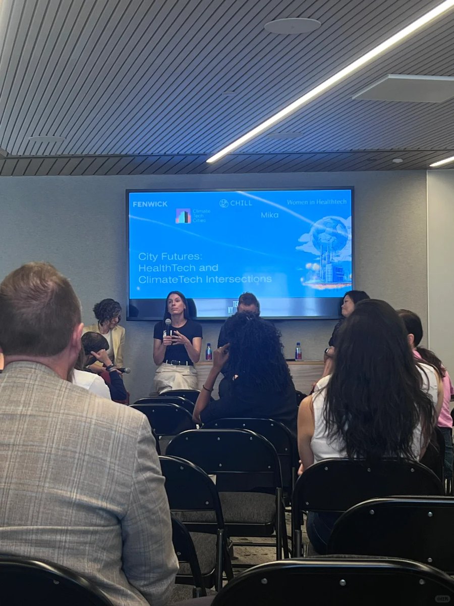Bienekels's tweet photo. Had a fantastic time at Miami Tech Week! With so many events happening, I attended 2-3 per day, focusing on DeepTech and ClimateTech. Enjoyed investors gatherings, founder talks and live demos. Think Miami's tech scene is thriving.❤️

#WomenInTech #Networking #FutureForward https://t.co/CN1T7ZarZm