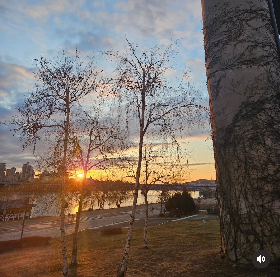 sangwooupdate's tweet photo. #SANGWOO instagram update 🌟

#상우: 🌇🌇🫶🏼

#김상우 #KIMSANGWOO #JUSTB #저스트비 @JUSTB_Official @JUSTB_twt https://t.co/FXOReoUBrO