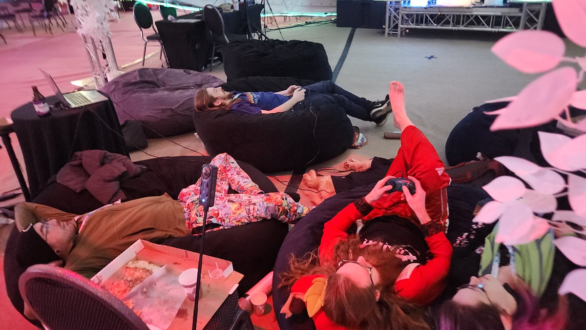 web3emulator's tweet image. Real Users, Real Excitement! 👾✨
While others talked about future adoption, Gamegear stole the show in Denver. Watch users light up playing games and testing agents. This isn't a whitepaper - it's live tech making crypto fun for real people right now.
Results over roadmaps. 🎮