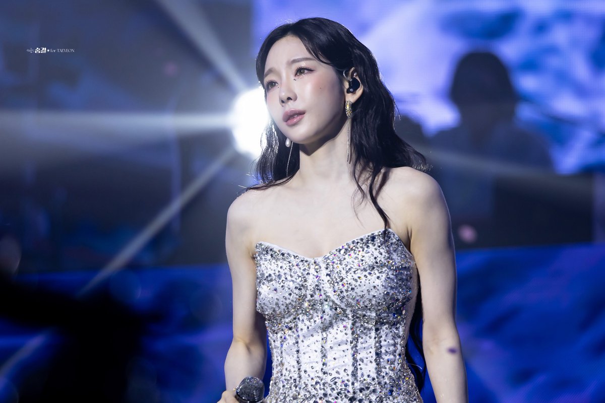 breath_39's tweet photo. 250307 첫날 🫶🏻 (1)
#태연 #TAEYEON 
#TAEYEON_TheTENSE https://t.co/Kn4NgIqHBw