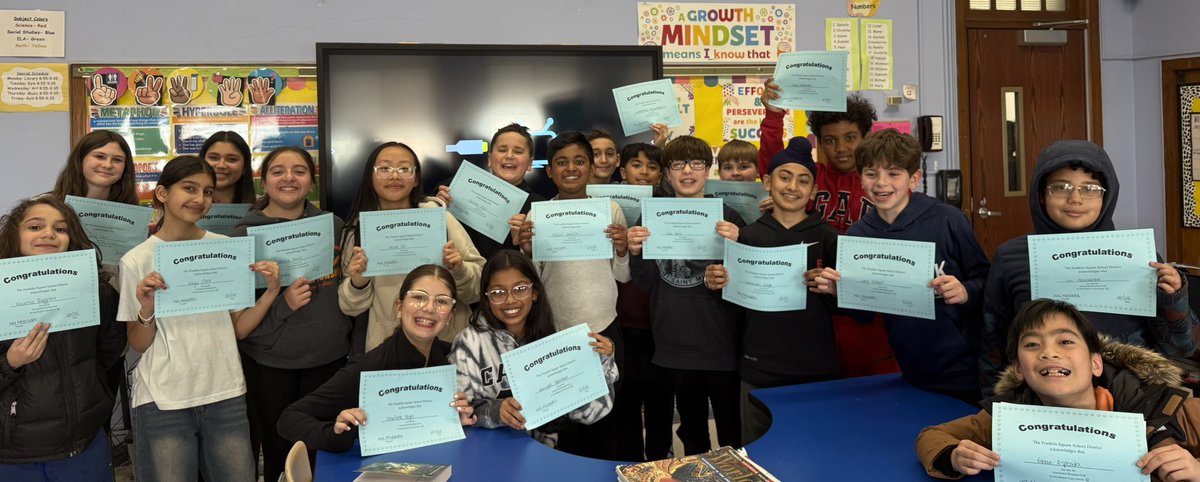 MrsMessados's tweet photo. Celebrating because everyone in 6M reached their AR goal this marking period! 📕 📖 @polk_street #wearefranklinsquare https://t.co/TigkyfCW5C