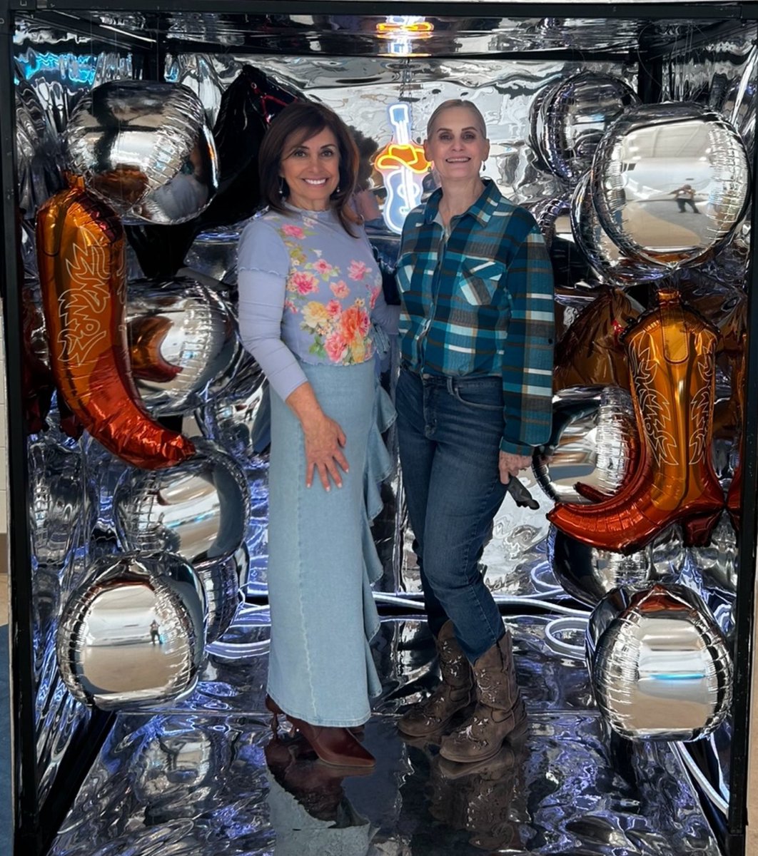 Butler_ES's tweet photo. “Shoutout to my amazing principal partner on Western Day! 🤠 From planning to execution, we made sure everyone had a rootin’ tootin’ good time. Grateful for your leadership and teamwork! #WesternDay #PrincipalPartners @Puentes_MS https://t.co/XoCrNQTcVd