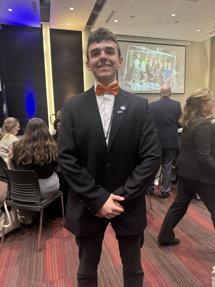 Pamela Stepko (@pstepko) on Twitter photo Found Anthony Rucci, a CUCPS Class of ‘23 graduate, at this year’s Teacher of Promise event! Exciting to see a Duke from Longwood University’s Call Me MISTER program making the leap into teaching. <a href="/longwoodu/">Longwood University</a> #WeAreCUCPS Found Anthony Rucci, a CUCPS Class of ‘23 graduate, at this year’s Teacher of Promise event! Exciting to see a Duke from Longwood University’s Call Me MISTER program making the leap into teaching. <a href="/longwoodu/">Longwood University</a> #WeAreCUCPS
