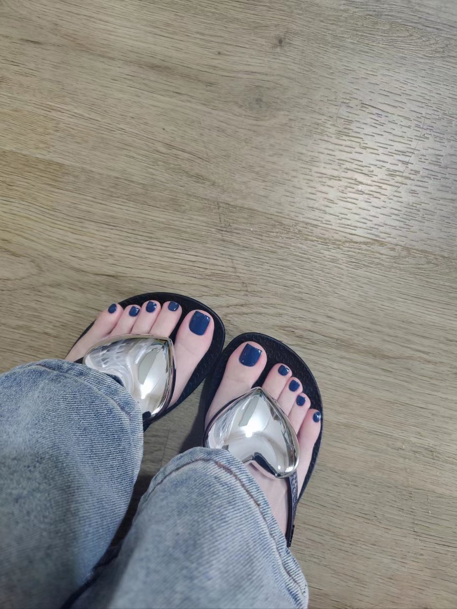 swtbrds3's tweet photo. Every step tells a story, every pose captures elegance. ๐ฃโจ #FeetModel #SolePerfection #FootPhotography #BarefootBeauty #ToeArt #AnkleAesthetics #SoleShots #FootFocus #FeetLover #ElegantFeet https://t.co/7GonViPETB