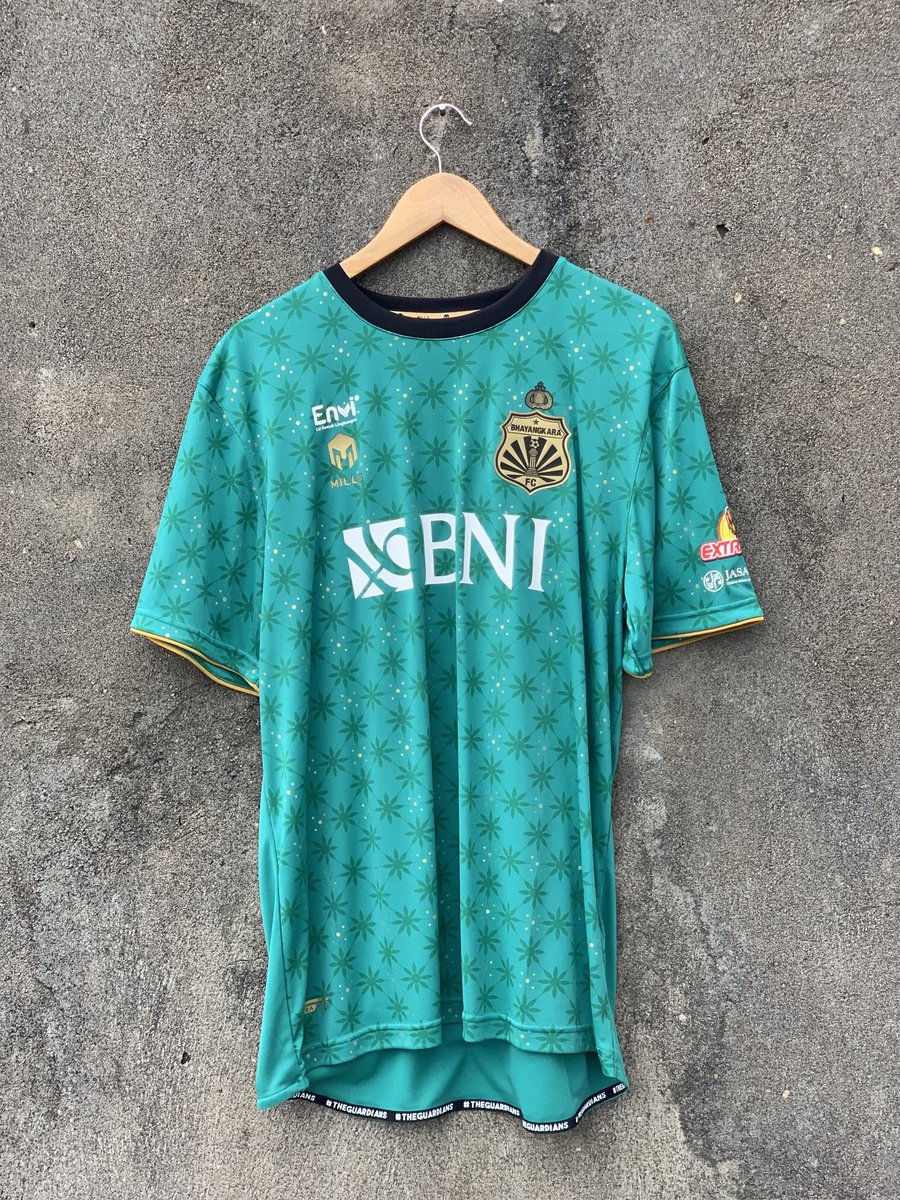 syaputra17's tweet photo. Izin ngelapak min, semoga rejeki anak 👶🏻 #jersey4sale @Jerseyforum @JerseyLigina 
Bhayangkara third 2021 
Nameset Indra Kahfi 27 (XXXL) idr 700 k 
More info wa 0822-9361-6399 https://t.co/8JPBVpxeAZ