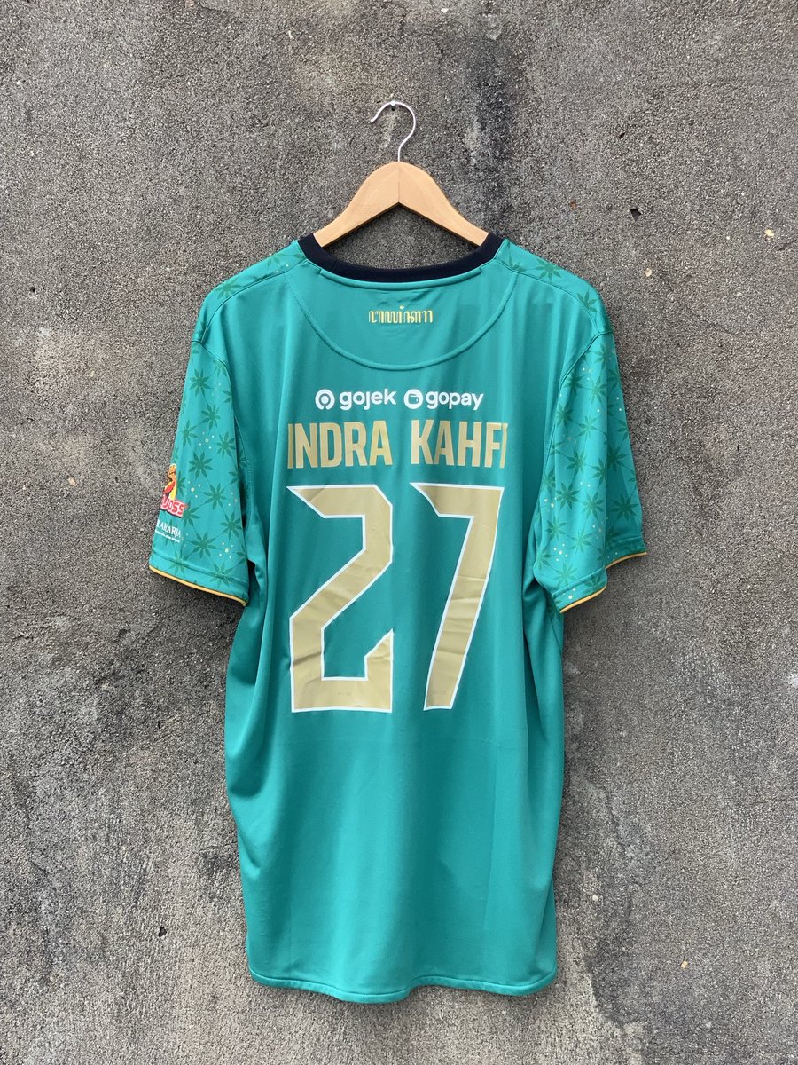 Izin ngelapak min, semoga rejeki anak 👶🏻 #jersey4sale <a href="/Jerseyforum/">Si Paling Jersey</a> <a href="/JerseyLigina/">Pencinta Kain Ligina (Follow IG: @pjli_id)</a> 
Bhayangkara third 2021 
Nameset Indra Kahfi 27 (XXXL) idr 700 k 
More info wa 0822-9361-6399