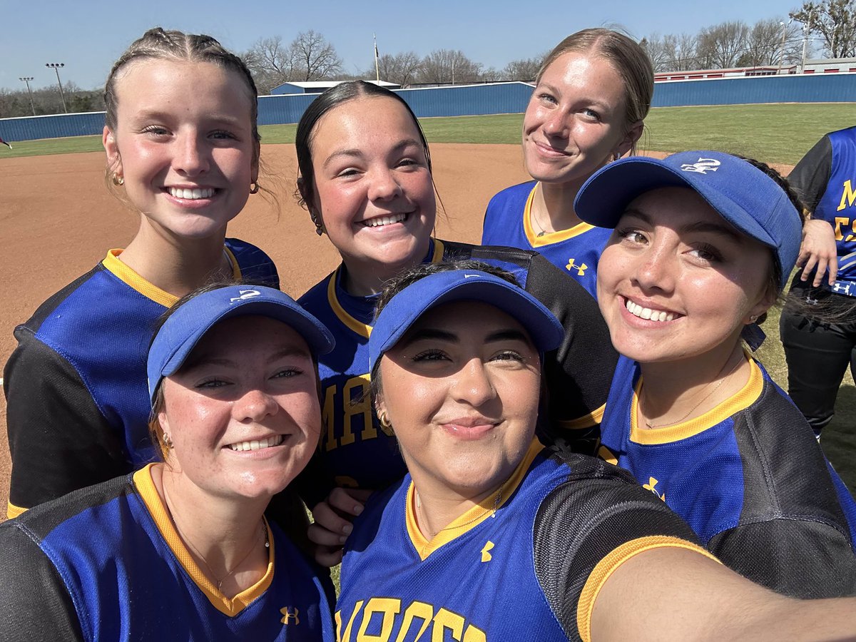 SavageStormSB's tweet photo. Finals vs. NWOSU ⬇️⬇️

GAME 1 Win 6-1
T, Oden - W
Olivares - 2B, 💣
Mcmurray - 💣
Sands - SH
Johnson - SH

Game 2 Win 5-0
E, Simmons - W
Larsen - 2B
Harlow - 💣

Thank you to Mark Webb for being our bat testing helper today!! Huge help!!!! 

#BeTheChange | #L3 | #TakeCover https://t.co/wkCtmv2GLO