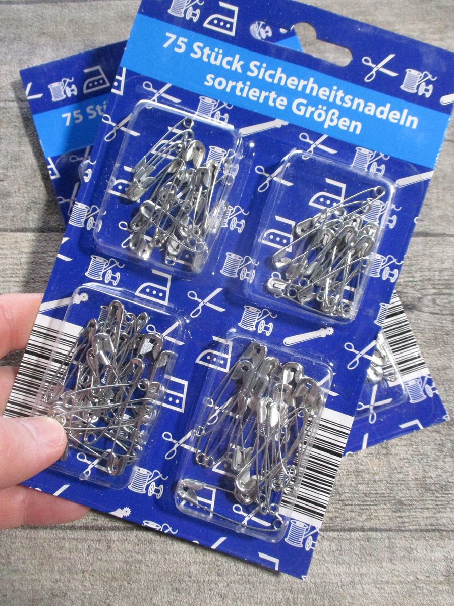 Sicherheitsnadeln aus Metall, in 4 Größen für viele Anwendungen.
Jetzt im SALE!!!
mondspinne.de/produkt/sicher…

#Sicherheitsnadeln
#Mondspinne
#Sale